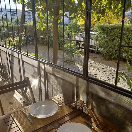 2 In Sunny Apartamento