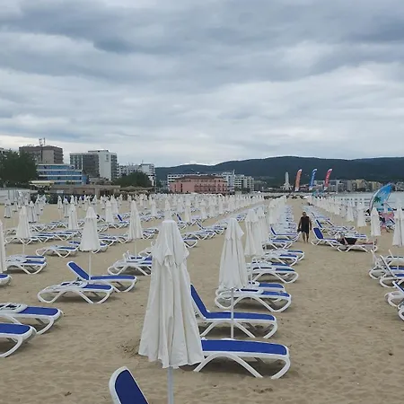 2 In Sunny Апартаменты Солнечный берег